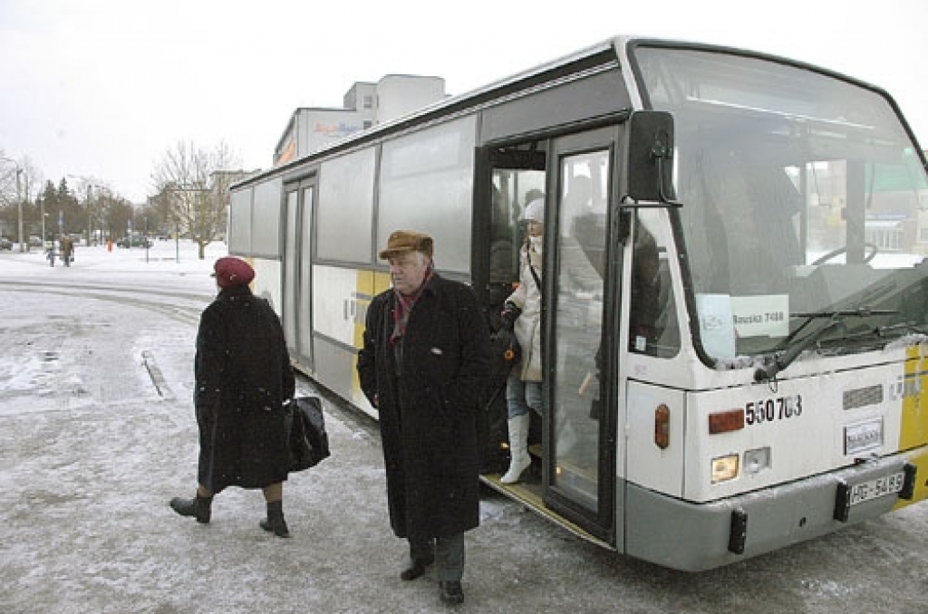 SIA «Blagovest Tur» sola, ka no pirmdienas, 19. janvāra, autobusi Bauskas–Rīgas līnijā kursēs pēc jauna saraksta.
Autors: No «Bauskas Dzīves» arhīva.