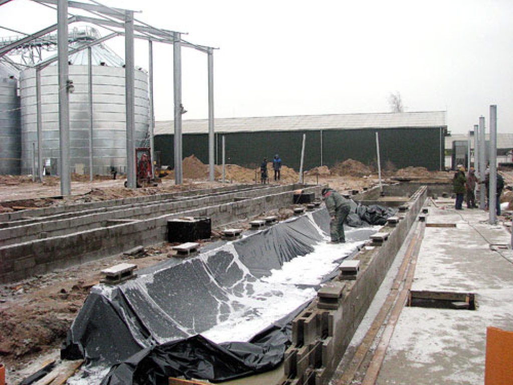 Pēc otrās kārtas celtniecības darbu pabeigšanas izvērsīs teritorijas sakārtošanu un apzaļumošanu, kas patīkami pārvērtīs kompleksa apkārtni.
Autors: Juris Iļņickis