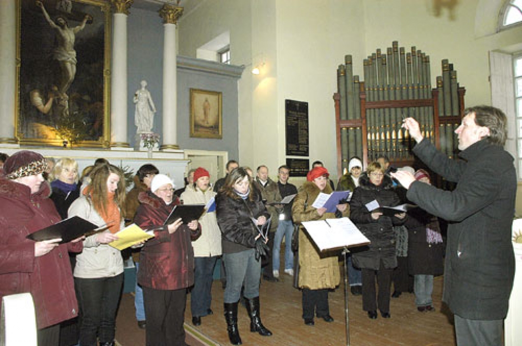 Dievkalpojumā dzied Vecumnieku pagasta jauktais koris «Maldugunis».
Autors: Ivars Bogdanovs