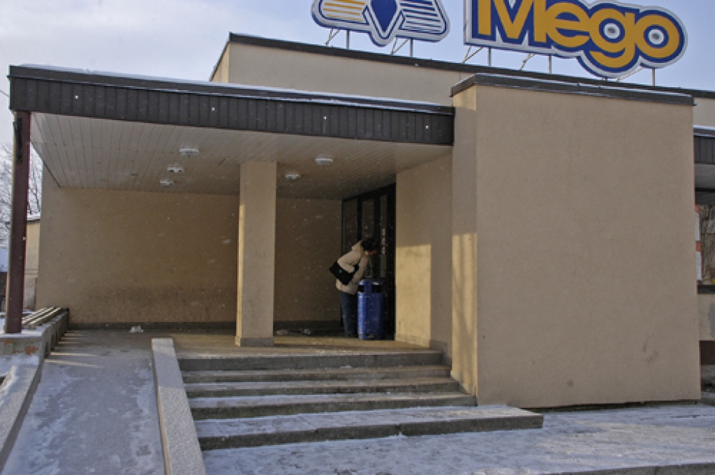 Lai arī neliels, tomēr savs pircēju loks lielveikalam “Mego” Zaļā ielā bija izveidojies. Tagad viņiem būs jāmēro ceļš uz citām tirgotavām. 
Autors: Ivars Bogdanovs