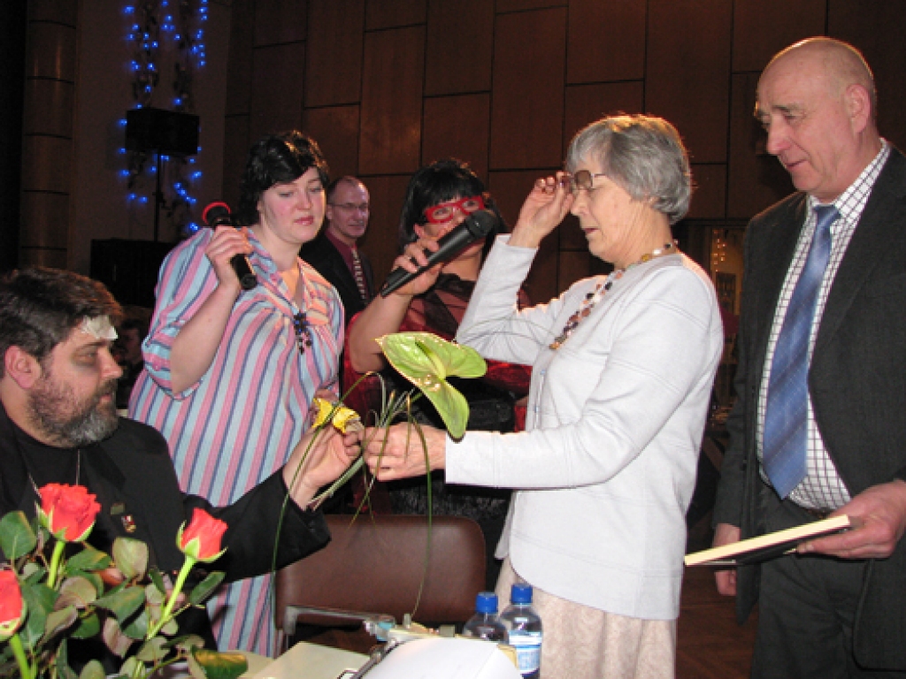 Īslīces pagasta kultūras namā 24. janvārī kļuva zināmi konkursa «Sakoptākā dzīves telpa» laureāti. Tos noteica sešās nominācijās. Labākie saņēma diplomus un naudas balvas, ko izmantos apkārtnes turpmākai pilnveidošanai. Svētku vakaru...