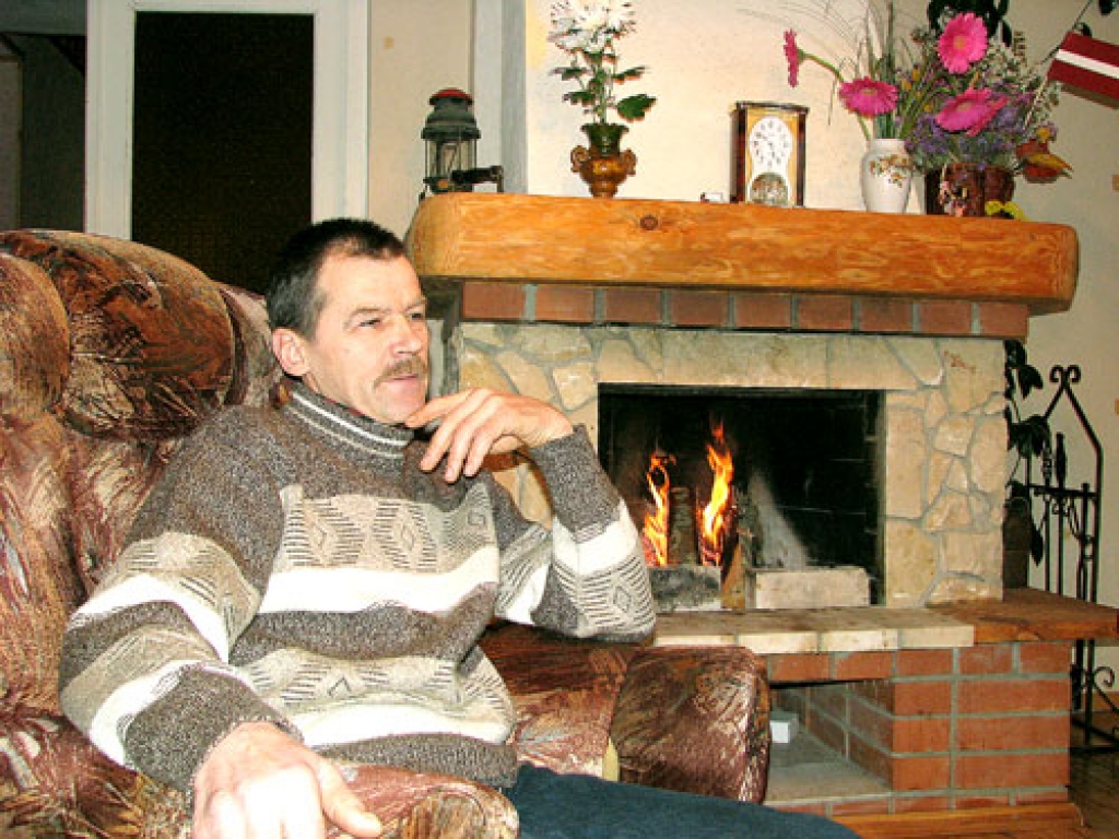 Mārtiņam Mediņam «Silavēji» ir miera osta, kur parasti aktīvais vīrs var pasēdēt un atpūsties pie kamīna. 