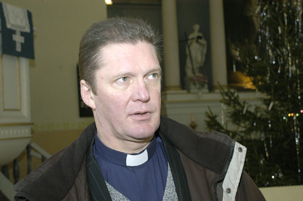 JURIS MORICS uzsver, ka dievkalpojums ir nevis mācītāja monologs, bet gan draudzes kopīga lūgšana Dieva spēkā.