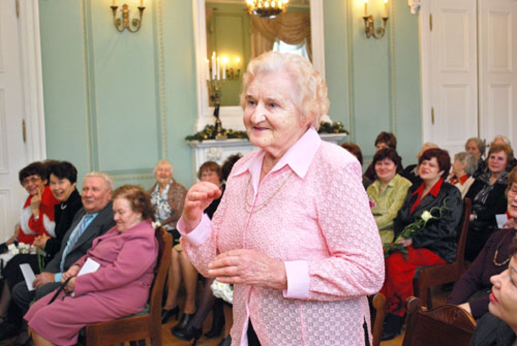 Apaļo jubileju Marija Dāboliņa svinēja Mežotnes pilī kopā ar bijušajiem kolēģiem no Bauskas 1. vidusskolas un kādreizējiem audzēkņiem. 