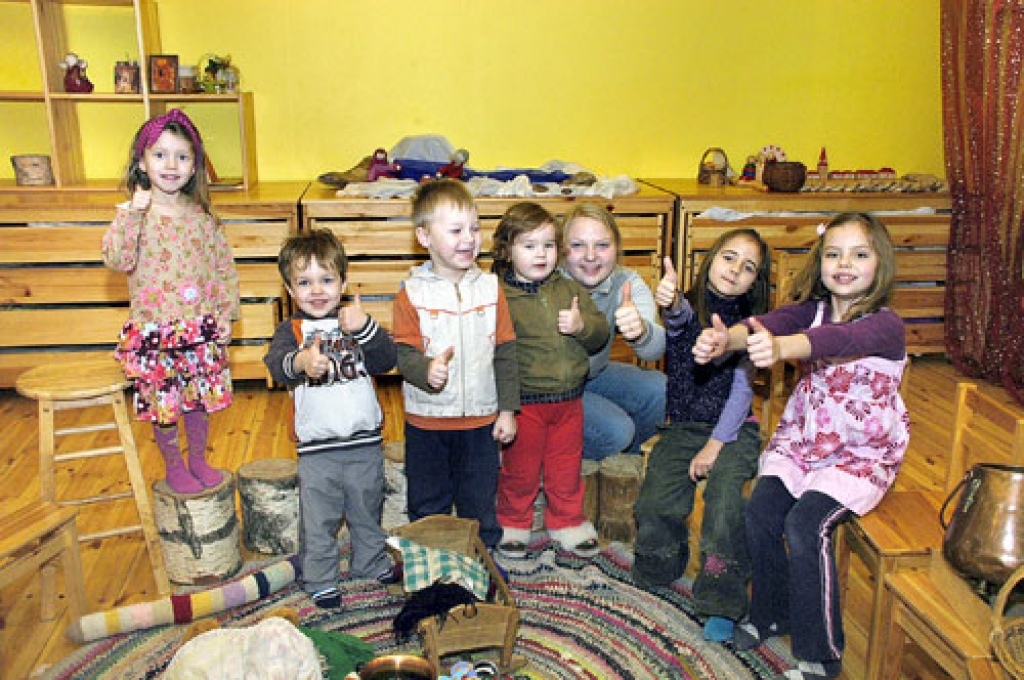 Grupas nodarbību telpā valda ģimeniska gaisotne.
Autors: Ivars Bogdanovs