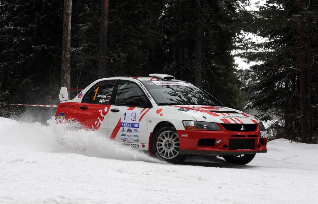 Rallija «Sarma 2009» uzvarētāji Aivis Egle/Mārtiņš Jerums («SEB Tieto Rallija komanda»). 
Autors: Zigismunds Zālmanis, Nikon