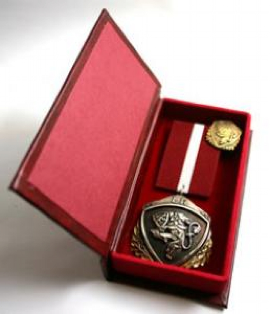 Barikāžu dalībnieka piemiņas zīme.
Autors: www.talsurajons.lv