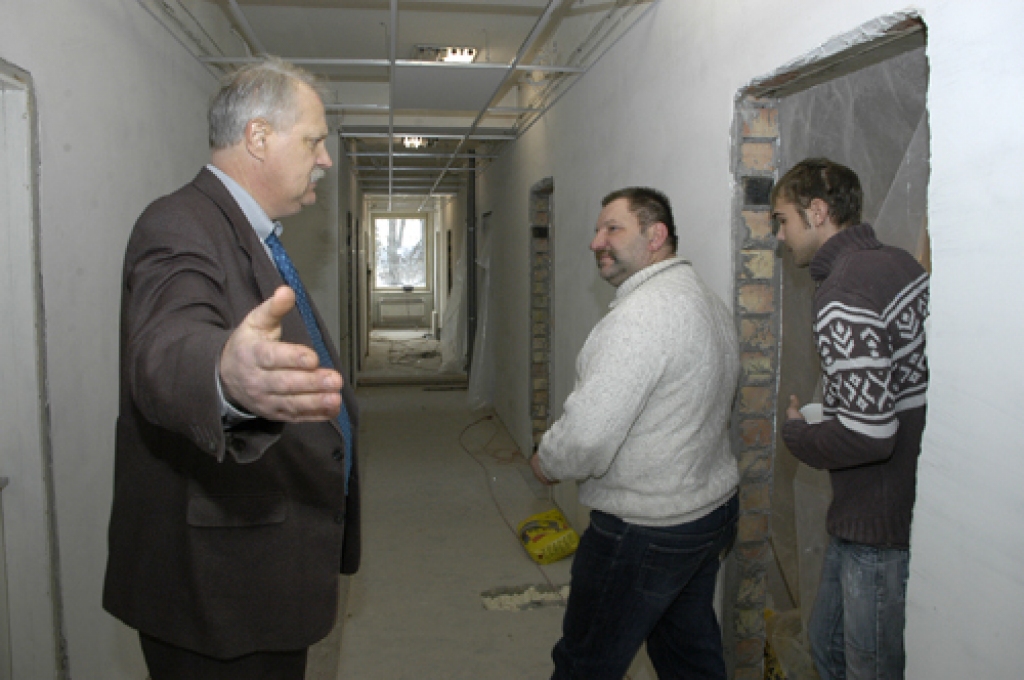 Izrādot padarīto, Brunavas pagasta padomes priekšsēdētājs Aivis Kārkliņš pauž gandarījumu, ka iepriekš maz izmantotās telpas būs noderīgas.
Autors: Ivars Bogdanovs