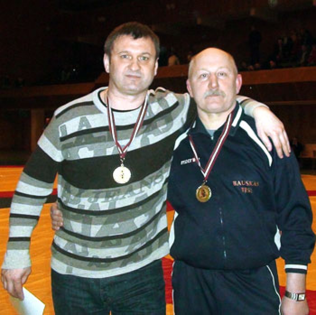 Bauskas brīvās cīņas komandas treneri – Igors Slakters (no kreisās) un Vladimirs Iļjins.