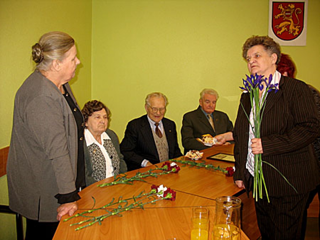 Emīlija Bogdanova Domes priekšsēdētājai Ārijai Gailei vaicā viņas viedokli par lauksaimniecības nākotni Latvijā.
Autors: Vilnis Auzāns