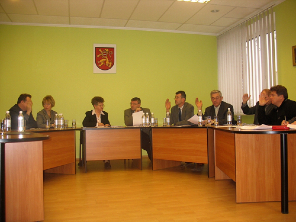 Deputātiem rīt būs jāizlemj naudu politiski represētajām personām piešķirt tagad, nevis ,kā ierasts, novembrī uz valsts svētkiem. 
Autors: No «Bauskas Dzīves» arhīva.