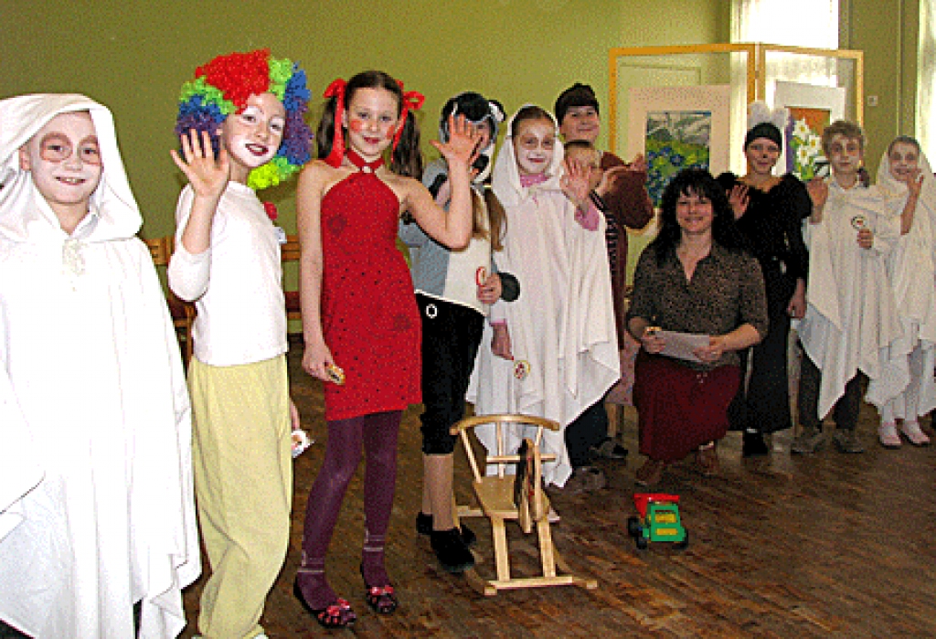 Uzvedumu bija iestudējusi arī Codes sākumskola.
Autors: Juris Iļņickis