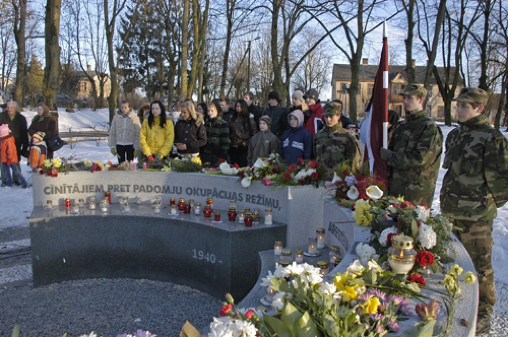 Vairākās vietās Bauskas rajonā 25. martā notika atceres pasākumi. Politiski represētos godināja īpašā svētku koncertā Bauskas Tautas namā, kā arī  jaunizveidotajā atceres vietā Bauskā, Brīvības bulvārī.  