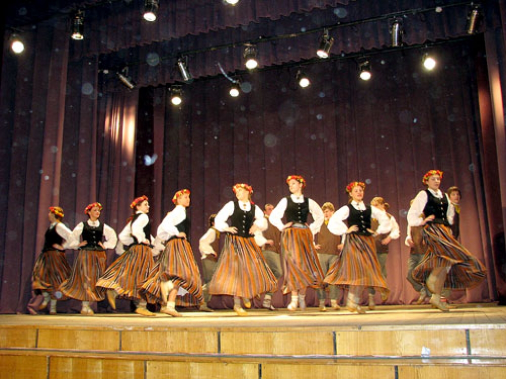 Iecavas vidusskolas jauniešu deju kopa Solveigas Linejas vadībā tika vērtēta pirmo reizi, jo ir dibināta 2008. gadā.