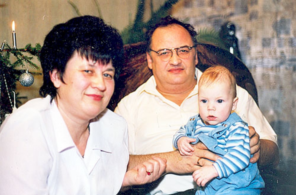 Vaira un Vladimirs Karpiči kopā ar mazdēlu Marko pirms dažiem gadiem. 