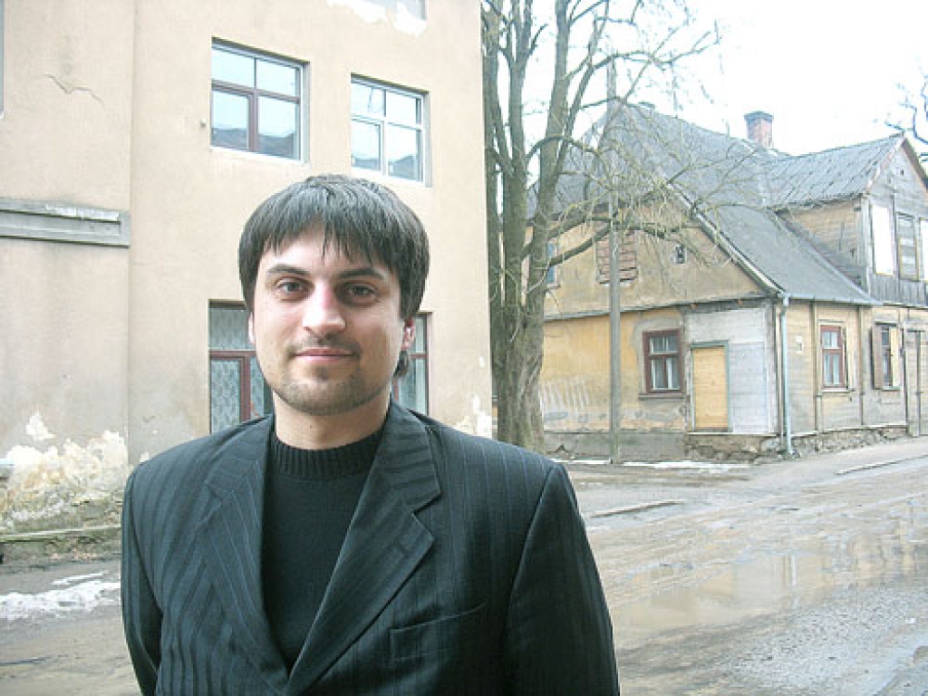 Vitālija Saulīša vadīto uzņēmumu, kas nodrošinās pasažieru satiksmi maršrutā Bauska–Rīga, turpmāk sauks «B-Bus».