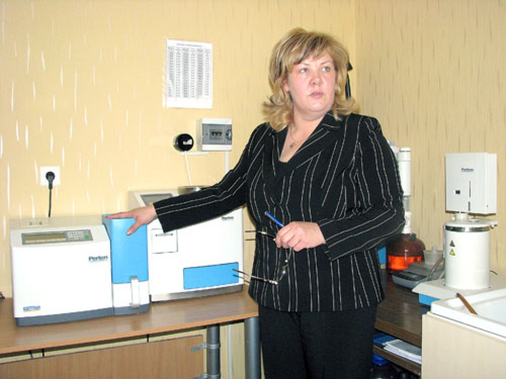 Mārīte Ķikure, LPKS «Saimnieks V» valdes priekšsēdētāja, uzskata, ka jūtami pieaugusi zemnieku uzticība kooperatīvam. To veicinājušas jaunās graudu un rapšu sēklu analīžu iekārtas, kas iegādātas pagājušajā gadā un izmaksājušas 35 tūkstošus latu.  