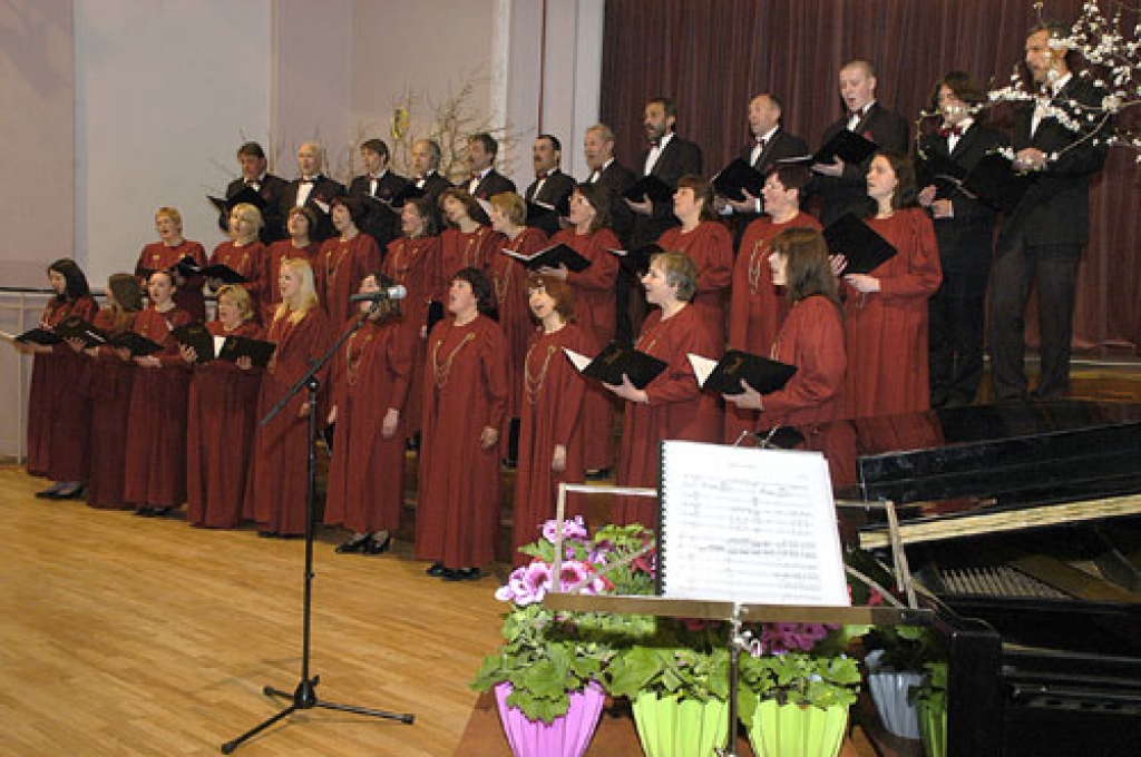 Jauktais koris «Maldugunis» uzstājas rajona koru skatē. 
Autors: No «Bauskas Dzīves» arhīva.