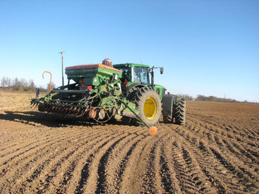 Firmas «Amazone» sējmašīnai darba platums ir četri metri.
Autors: Juris Iļņickis