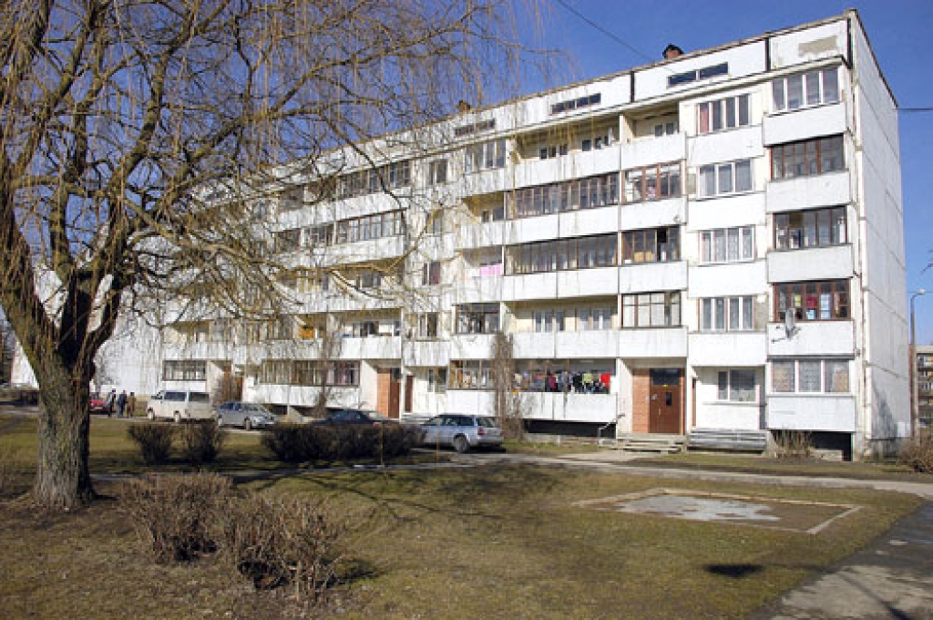 Jau trešo pavasari aktuāla ir ēku siltināšana. Varam minēt, kura būs pirmā Bauskas māja, kurā veiks kompleksos siltināšanas pasākumus – apkures sistēmas maiņu un siltināšanu. Vai tas būs Vītolu ielas 2. nams?
Autors: Ivars Bogdanovs