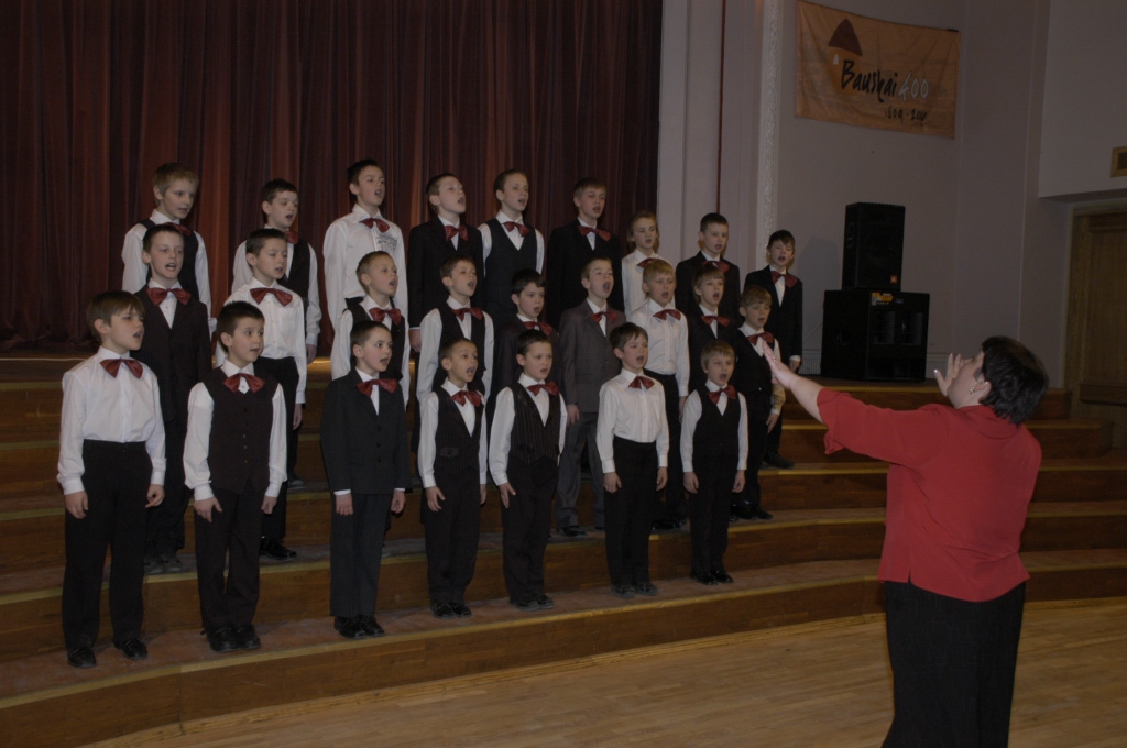 Misas zēni turpinās Bauskas rajona kādreizējo vīru koru labās tradīcijas.
Autors: Ivars Bogdanovs