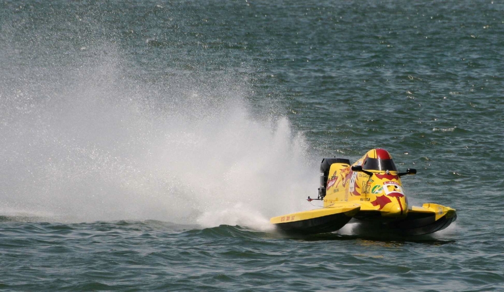 Finālbraucienā Skandināvijas čempionāta pirmajā posmā Uvis Slakteris izcīnīja 1. vietu.
Autors: no  «Riga Powerboat Team» arhīva