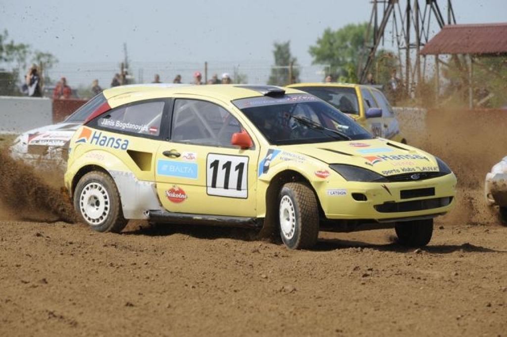 D-1 klasē Latvijā «pēdējie mohikāņi» vēl ir sportisti Jānis Bogdanovičs (viņš trasē attēlā) un Aldis Zēbergs. 
Autors: Zigismunds Zalmanis (Nikon)