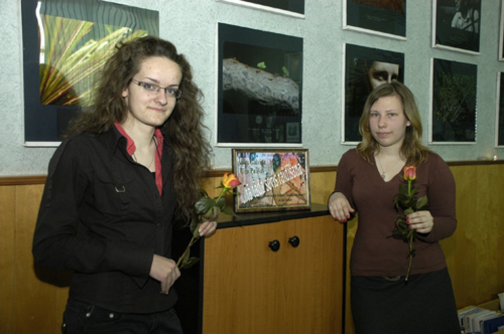 Izstādes «..tā tāda sevis raidīšana» autores Anna Galviņa un Līga Paušus.
Autors: Ivars Bogdanovs