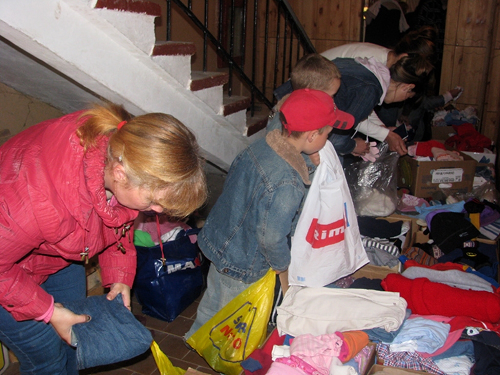 Sarkanā Krusta Bauskas komitejas 7. maijā rīkotajā labdarības akcijā palīdzību saņēma 21 ģimene, kurā aug 111 bērnu.
Autors: Juris Iļņickis