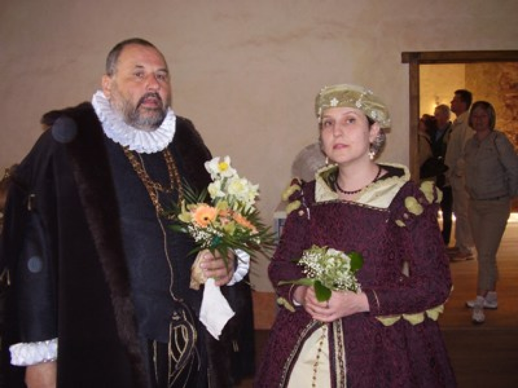 Pēc rekonstrukcijas apmeklētājiem piektdienas, 1. maija, rītā tika atvērta Bauskas pils un tās muzejs. Pils komplekss sastāv no divām daļām. Livonijas ordeņpils celta 15. gadsimta vidū, no tās palikušas drupas. Atjaunota ir Kurzemes...