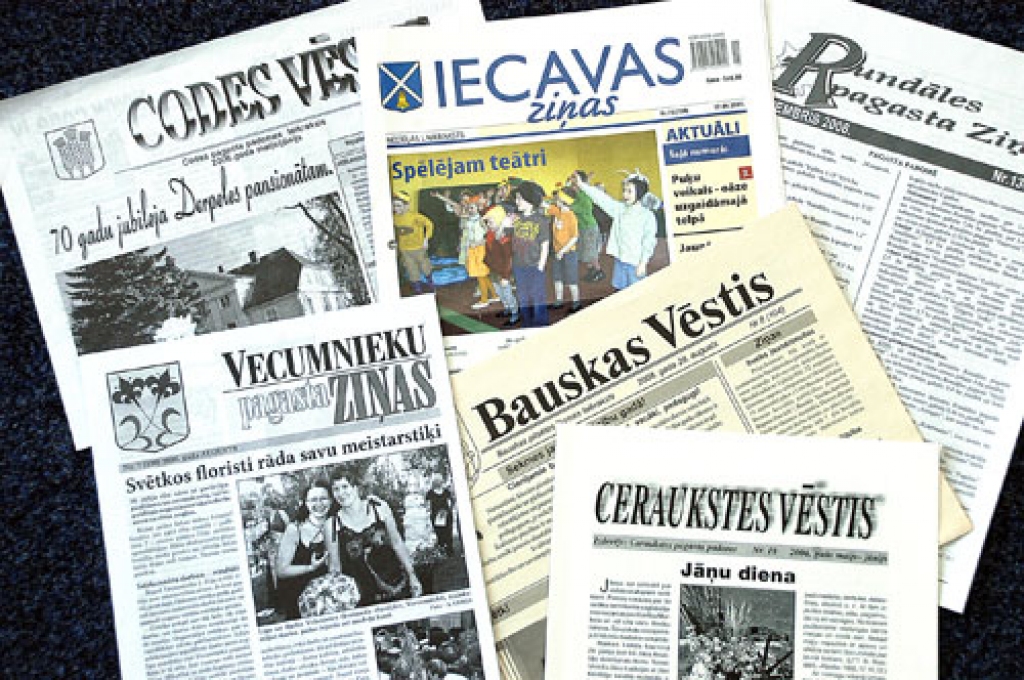 BAUSKAS rajona vietējo pašvaldību avīzes ļoti atšķiras. Piemēram, Iecavas novada Domes laikraksts «Iecavas Ziņas» atgādina komerciālu preses izdevumu, maldinot lasītājus.