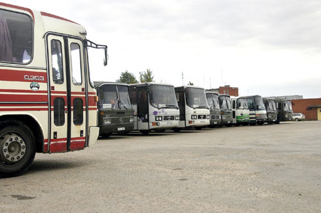 Tiek slēgti vairāki autobusu reisi, iespējams, ļaudis zaudēs arī darbu.
Autors: no «Bauskas Dzīves» arhīva.