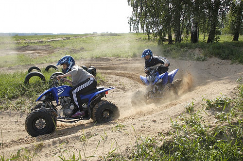 Kvadracikla stūrēšana dāvā asas emocijas un adrenalīnu, tā ir interesanta izklaide. Codes pagastā veidotā trase nav domāta sacīkstēm.
Autors: Ivars Bogdanovs