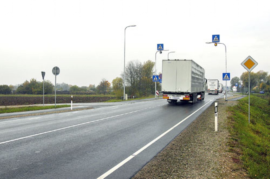 Pa ceļu A7, kas vijas arī cauri Bauskas rajonam, 17., 18. un 19. jūnijā virzīsies militāras tehnikas kolonnas.
Autors: no «Bauskas Dzīves» arhīva.