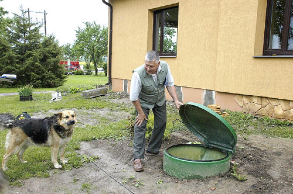 Codes pagasta Panču mājās kanalizācijas aka tiek aiztikta ļoti reti. Nama saimnieks Māris Zvilna dažkārt intereses pēc paceļ vāku, lai noskaidrotu, vai viss kārtībā.
Autors: Ivars Bogdanovs