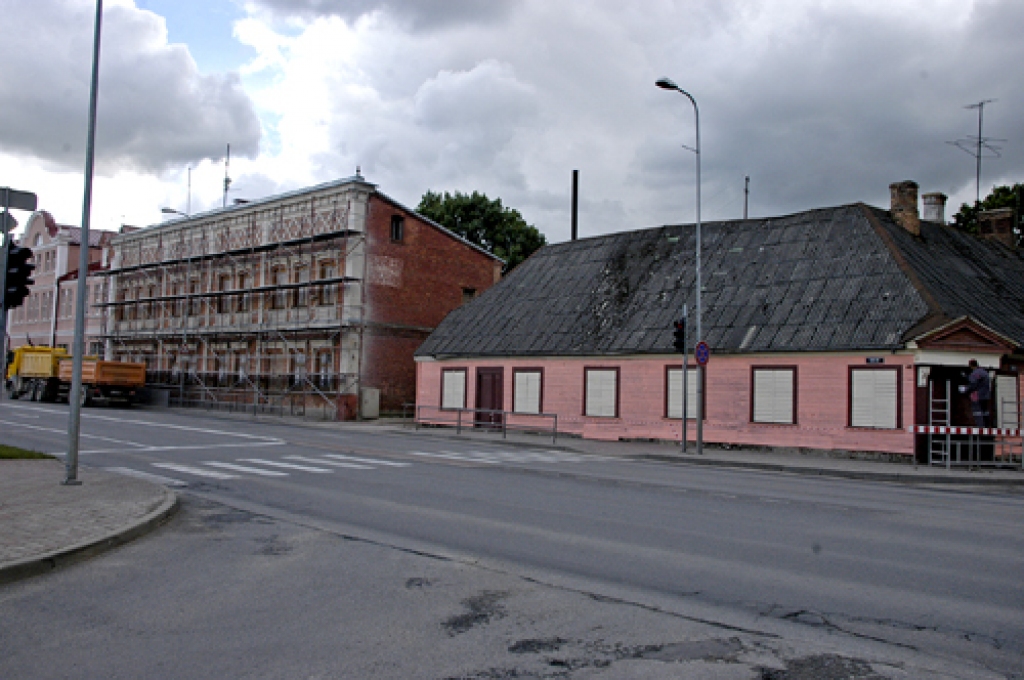 Gaidot Bauskas 400 gadu jubileju, tiek atjaunotas fasādes vairākām ēkām Kalna ielā. 
Autors: Ivars Bogdanovs