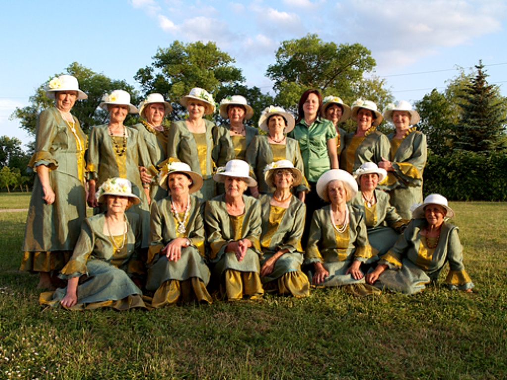 Koncertā uzstāsies arī senioru deju kopa «Magnolija». 
Autors: no www.rundale.lv