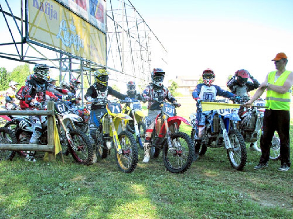 Kvalifikācijas braucienu starts. 