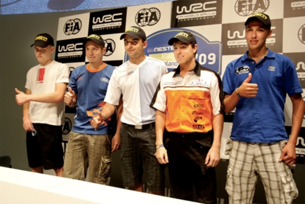 Māris Neikšāns (otrais no labās) kopā ar visiem 