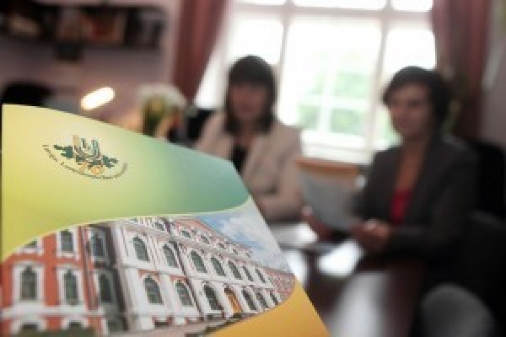 Nākamie Latvijas Lauksaimniecības universitātes studenti dokumentus uzņemšanas komisijai iesniedz Jelgavas pilī.
Autors: jelgavasvestnesis.lv