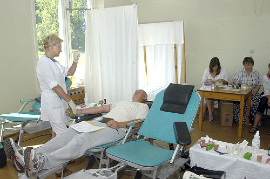 Vienā no Valsts asinsdonoru centra izbraukumiem Vecumniekos.
Autors: no «Bauskas Dzīves» arhīva