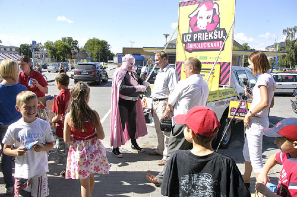 Saudzēt Latvijas mežus Bauskā aicināja Cūkmens un viņa domubiedri.
Autors: Ivars Bogdanovs