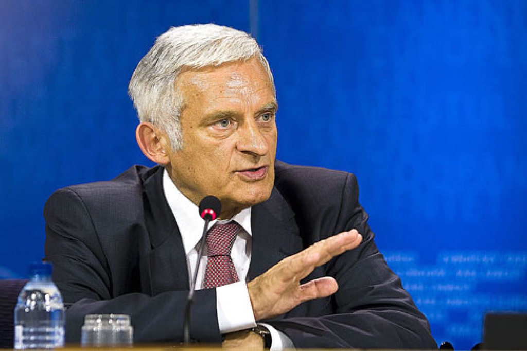 Eiropas Parlamentu divarpus gadu vadīs Ježijs Buzeks.