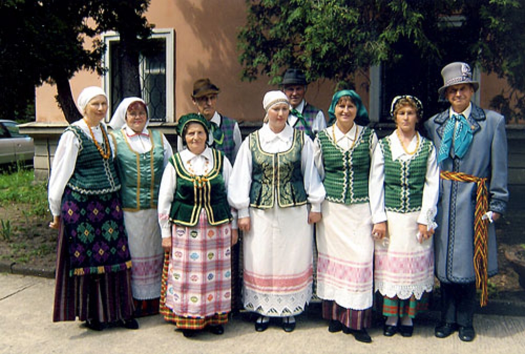 Lietuvas vārda tūkstošgades svētkos ar savu pienesumu piedalījās arī Bauskas lietuviešu kultūras biedrība «Astra». 