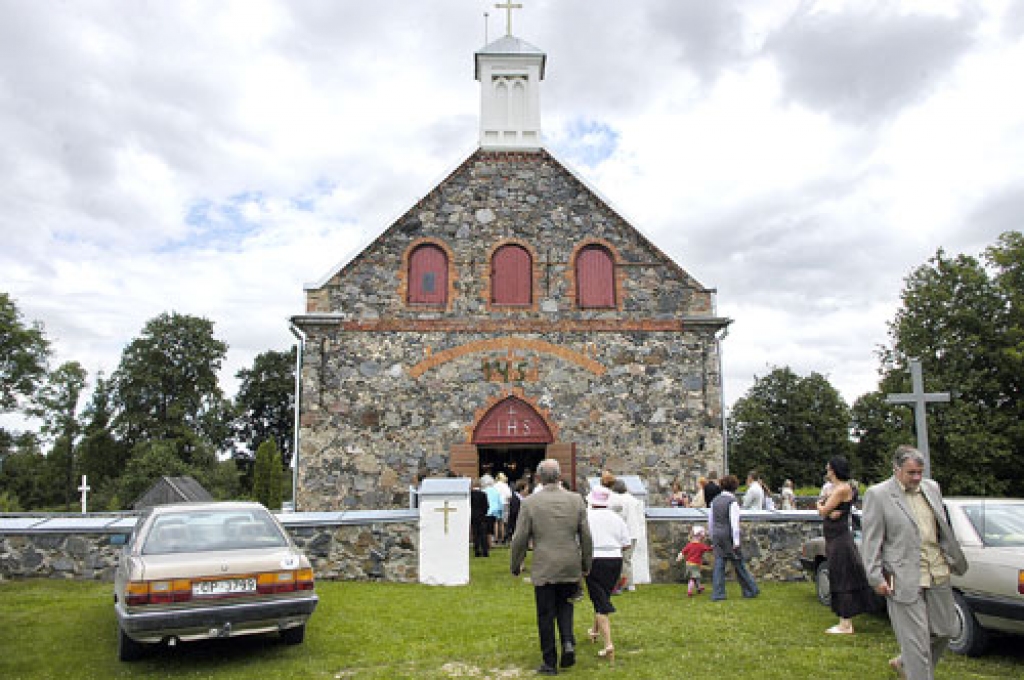 Sveicēju Ozolaines katoļu baznīcai tās jubilejā netrūka. 