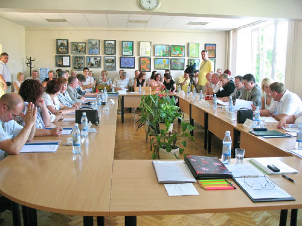 Bauskas novada Domes ārkārtas sēdē deputāti izlēmuši arī par atalgojumu sev un vadošajām amatpersonām.