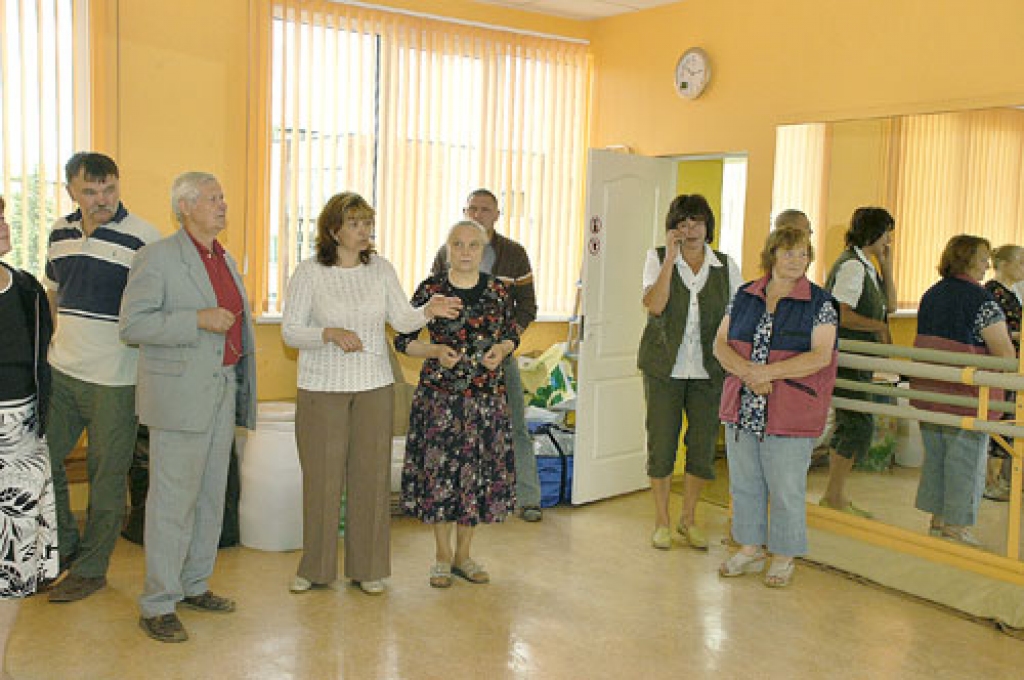 Pašvaldību lauku attīstības speciālistiem regulāri notika semināri. Kolēģus ir uzņēmusi rundāliete Ludmila Knoka (trešā no kreisās). Rundāles novadam ir negatīvs attīstības indekss, kas ļauj cerēt uz valsts atbalstu lauku konsultāciju darbā. 