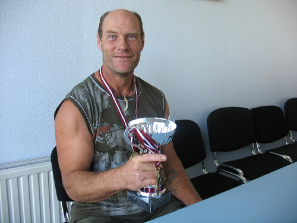 Jānis Kocers ir kreilis, taču tas viņam netraucē sasniegt labus rezultātus vairākās mešanu disciplīnās.
Autors: Vilnis Auzāns