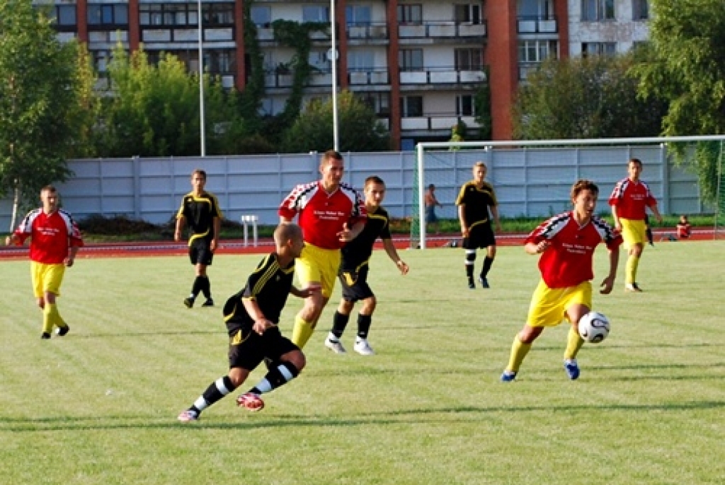 Latvijas čempionāta otrās līgas Zemgales zonas spēlē futbolā savās mājās Bauskas rajona Bērnu un jaunatnes sporta skolas komanda 30. jūlijā ar 3:0 pieveica futbola klubu «Tukuma brāļi» spēlētājus. Treneris Raimonds Aleksandrovs aicina...
Autors: Uldis Varnevičs