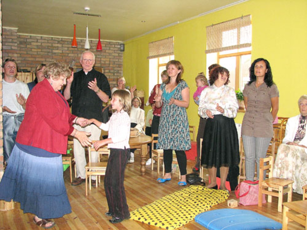 Katoļu harismātiskās kustības misionāru Dona un Patrīcijas nodarbībās Bauskā valdīja sirsnīga un uzticēšanās pilna gaisotne.